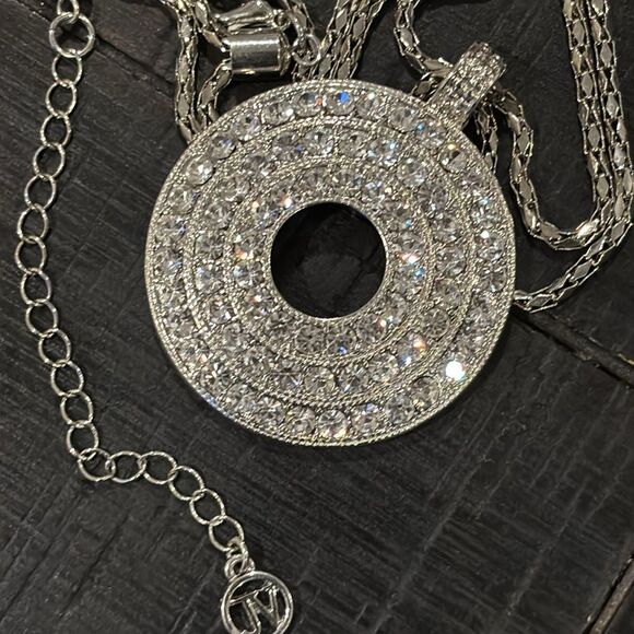 JV Brand Silver Tone Cable Chain Sparkly Rhinestone Pendant Necklace​ - Picture 9 of 9